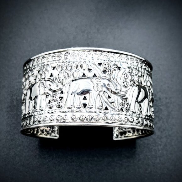 Fine Silver Elephant Repoussé Cuff Bangle Bracelet Handmade by Karen Hill Tribe - Picture 1 of 11